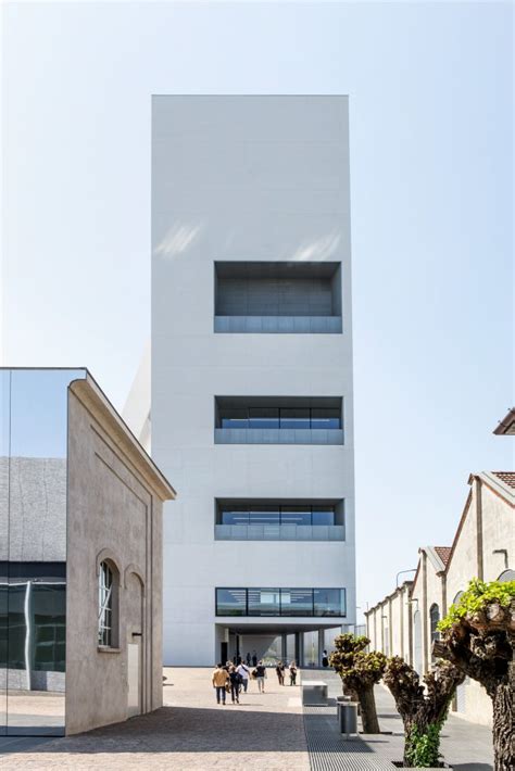 Torre: the new building that completes the Fondazione Prada